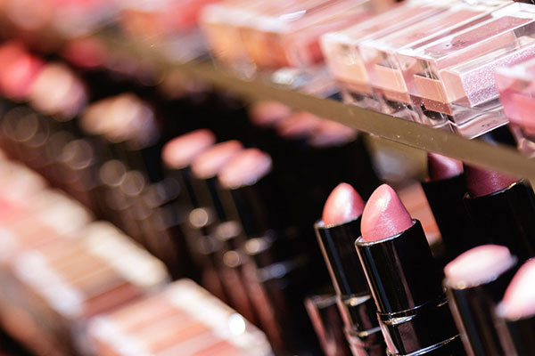 display of makeup - learn more about cosmetic absorption by the skin