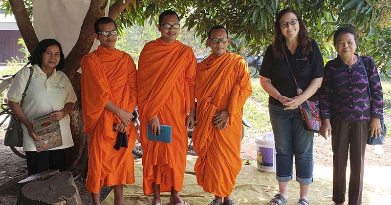 People wearing Usee glasses - Learn about USee’s back story