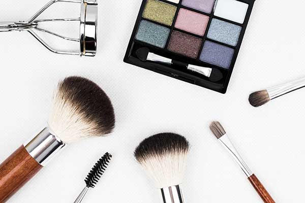 Pearlescent eye shadow palette - find out how to add pearlescence to cosmetics in the Prospector Knowledge Center.