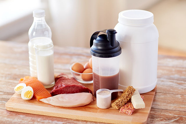 What makes a meal replacement powder (MRP) different from a protein powder? Who is the target customer for each? Find these answers and more insight here.