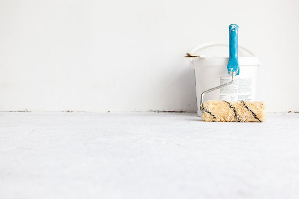 Paint bucket and roller brush - find out some causes for paint color changes after application in the Prospector Knowledge Center.