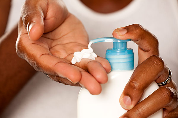 hands and lotion - Learn more about skin microbiome